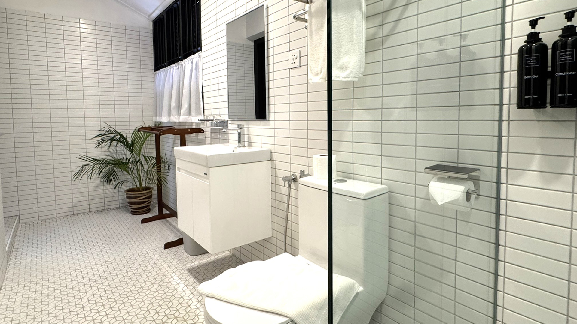 Townhouse7 Bathroom